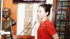 Nữ điều dưỡng Bệnh viện Bạch Mai chia sẻ chuyện giành giật sự sống cho bệnh nhân