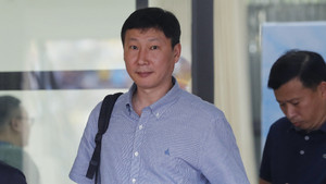 HLV Kim Sang-sik hỏi thăm Văn Toàn, Tiến Linh