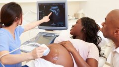 Lặn lội ra nước ngoài làm IVF, khi thành công thì chồng không muốn giữ thai