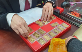 Giá vàng tiếp tục tăng dữ dội, vượt 89 triệu đồng/lượng