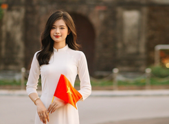 Cô gái từng được ví có nét đẹp giống Thúy Kiều gây sốt mạng, giờ ra sao?