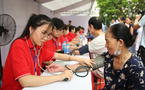 Hơn 100.000 người sẽ được khám, tầm soát ung thư phổi miễn phí