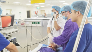 Hóc hạt hồng xiêm, cụ bà 90 tuổi suýt tử vong