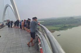 Tìm thấy thi thể nghi là 2 nữ sinh nhảy cầu ở Bắc Ninh