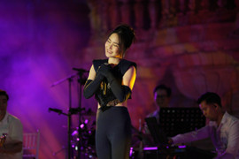 Hương Tràm: Có con là hạnh phúc nên nếu có, tôi sẵn sàng chia sẻ với mọi người