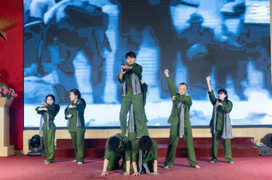 Giáo dục tình yêu nước cho sinh viên ĐH Khoa học Xã hội và Nhân văn bằng âm nhạc