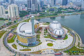 Ngắm từ trên cao Cung Thiếu nhi hơn 1.300 tỷ đồng được ví như 'viên ngọc ven hồ'