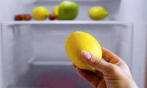 Vắt quả chanh vào tủ lạnh có tác dụng gì?