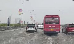 Cầu Vĩnh Tuy 2 cứ mưa lớn là ngập: Hà Nội yêu cầu làm rõ nguyên nhân