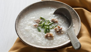 Nên ăn gì để giải rượu? 