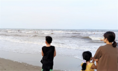 Tắm biển Hà Tĩnh, 2 nam sinh bị sóng cuốn mất tích