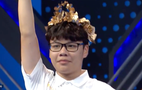 Nam sinh lớp 11 trả lời 'nhanh như chớp', giành điểm số kỷ lục Olympia 2024