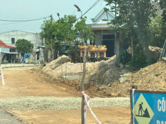 Đầu tư 25 tỷ nâng cấp 1,5 km đường, sau 3 năm vẫn 'dậm chân tại chỗ'