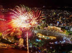 Bình Định lần đầu tiên bắn pháo hoa tầm cao