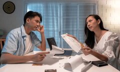 Dùng sổ đỏ giả mua qua mạng, người đàn ông lừa được cả vợ lẫn chủ nợ