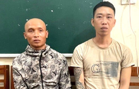 Bắt 2 kẻ buôn ma túy lao thẳng xe vào cảnh sát