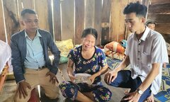 Hai trẻ chết đuối thương tâm, bố mẹ khóc ngất 'mong con tha thứ'