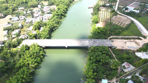 Cầu trăm tỷ xây xong 'đắp chiếu' ở Quảng Nam