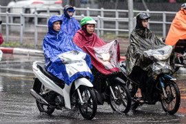 Dự báo thời tiết ngày 24/5: Bắc Bộ mưa dông liên tiếp, Nam Bộ có nơi nắng nóng