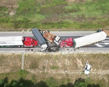 Cách vượt xe trên cao tốc theo quy định