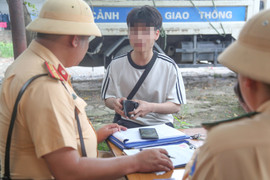 Bị bắn tốc độ, nam thanh niên phân trần 'em vội đi thăm bạn'