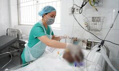 Vụ tạt axit vào bàn nhậu ở TP.HCM: Thêm 1 nạn nhân tử vong