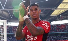 Sao Man Utd bật khóc khi vô địch FA Cup