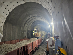 Hầm đường sắt Chí Thạnh tiếp tục sạt lở