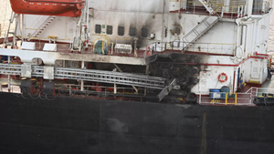 Houthi tấn công 3 tàu Mỹ, Israel