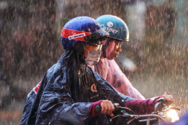 Chiều tối và đêm nay, hai miền Nam - Bắc cục bộ mưa to đến rất to