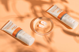 Kem chống nắng kiềm dầu, cản UV, chống bụi mịn đang khiến phái đẹp 'phát sốt'