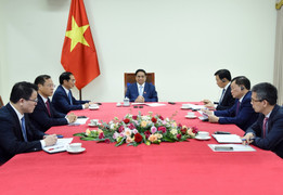 Thủ tướng Phạm Minh Chính mời Thủ tướng Singapore sớm thăm Việt Nam