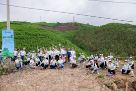 Siberian Wellness Eco Camp gieo trồng 1000 cây xanh tại xã Bằng Cả
