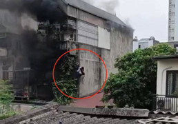 Người hùng kể phút phá lan can ban công, cõng 2 cô gái thoát khỏi đám cháy