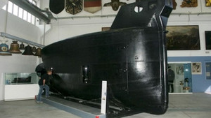 Cận cảnh tàu ngầm cổ nhất còn tồn tại trên thế giới