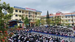 Ban phụ huynh vận động nộp 400.000 đồng/học sinh 'mời cơm' hội đồng thi THPT