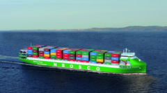Trung Quốc đóng tàu container điện lớn nhất thế giới