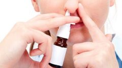 Bụng phình to, tay chân teo, suy thượng thận vì thuốc xịt mũi