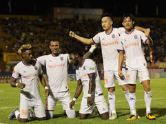 CLB Bình Dương sa sút: Xin đừng nói người hâm mộ 'ngộ nhận đội sắp vô địch'