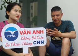 Bố mẹ in biển cổ vũ con gái thi vào trường chuyên top đầu cả nước