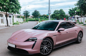 9X Hà Nội chi hơn 2 tỷ cho loạt trang bị 'xịn xò' trên Porsche Taycan màu hồng