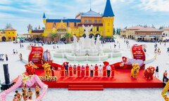 VinWonders Cửa Hội đón lượng khách lớn, bùng nổ doanh thu ngày khai trương