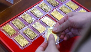 Chủ tịch TP.HCM chỉ đạo hỗ trợ SJC tham gia ổn định thị trường vàng