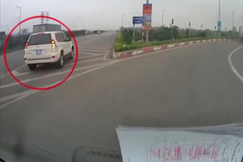 Điều khiển ô tô đi lùi trên đường cao tốc bị phạt bao nhiêu tiền?