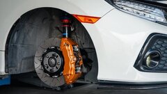 Tại sao má phanh trước ô tô bị mòn nhanh hơn má phanh sau?