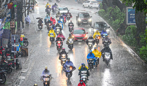 Chuyên gia lý giải nguyên nhân Hà Nội mưa xối xả sáng 5/6