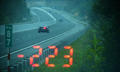 Chạy xe ô tô quá tốc độ quy định trên 35km/h bị phạt bao nhiêu tiền?