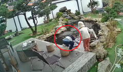 Bé gái nhanh trí cứu bé trai khỏi đuối nước ở hồ cá koi được dân mạng khen ngợi