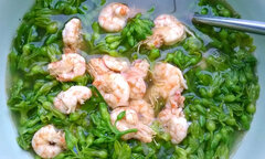 Cách nấu canh hoa thiên lý với tôm đơn giản