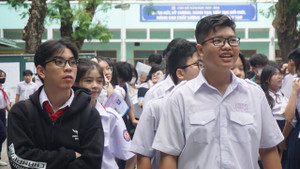 Đề thi môn Toán vào lớp 10 TP.HCM